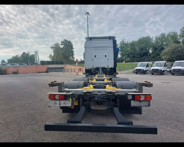 Châssis de camion MERCEDES-BENZ Actros L 25 6x2 - Actros L 2546 L 6x2
