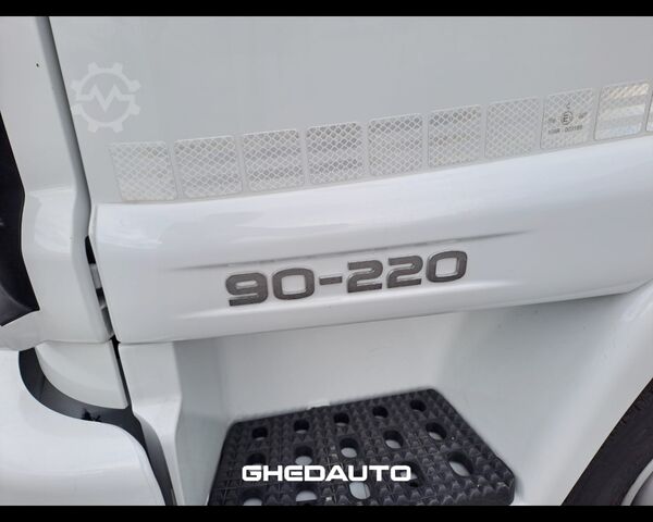 Camion à usage spécial IVECO EUROCARG0 90 220 CON CELLA ISOTERMICA E SPONDA CARICATRICE