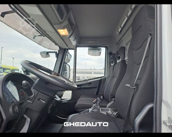 Camion à usage spécial IVECO EUROCARG0 90 220 CON CELLA ISOTERMICA E SPONDA CARICATRICE
