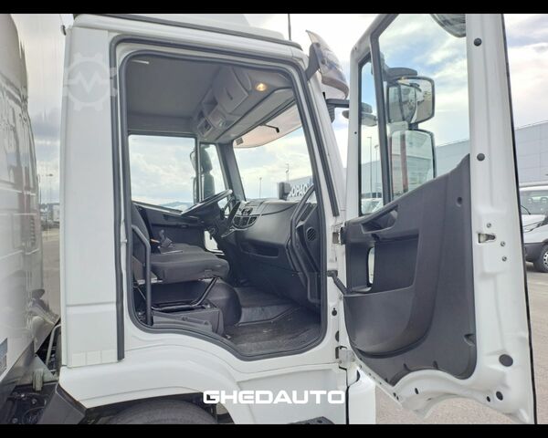 Camion à usage spécial IVECO EUROCARG0 90 220 CON CELLA ISOTERMICA E SPONDA CARICATRICE