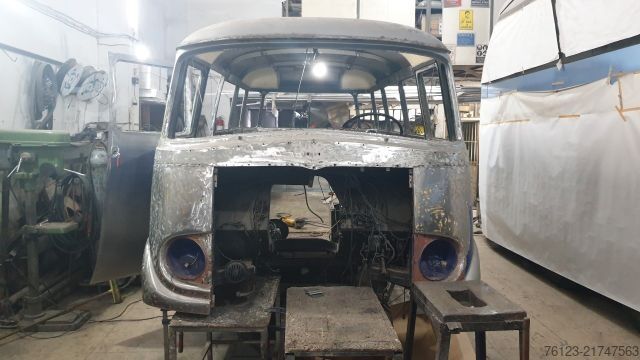 Minibus MERCEDES-BENZ Vorgänger Sprinter O 319 Samba mit Faltdach AC