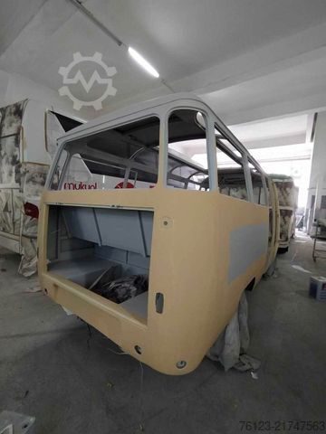 Minibus MERCEDES-BENZ Vorgänger Sprinter O 319 Samba mit Faltdach AC