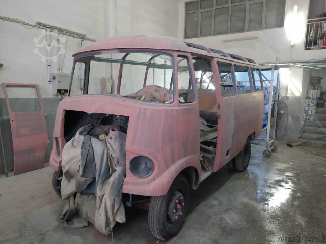 Minibus MERCEDES-BENZ Vorgänger Sprinter O 319 Samba mit Faltdach AC