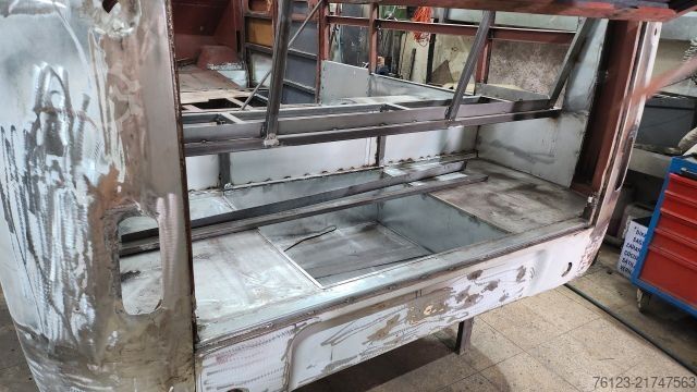 Minibus MERCEDES-BENZ Vorgänger Sprinter O 319 Samba mit Faltdach AC