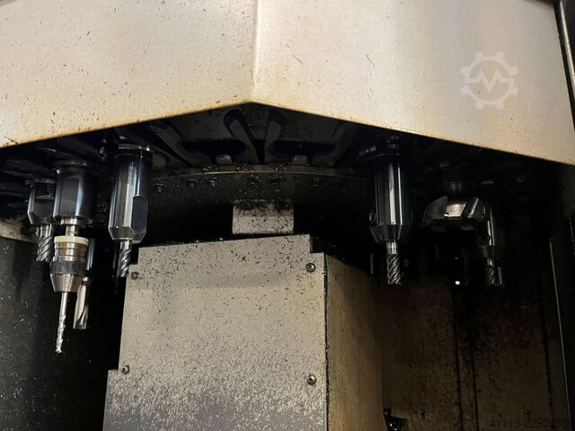 Obradni centar Mazak VTC 20 B  