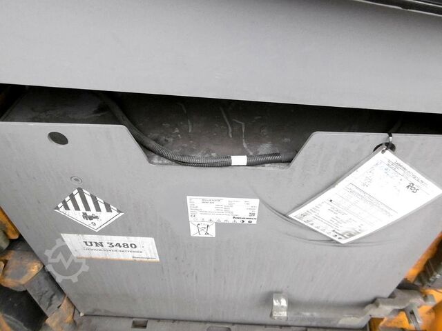 Gaffeltruck JUNGHEINRICH EFG S 30sG180-330ZT