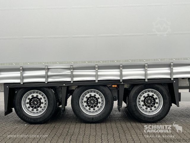 Nyitott ponyvás félpótkocsi Schmitz Cargobull Curtainsider Mega Getränke