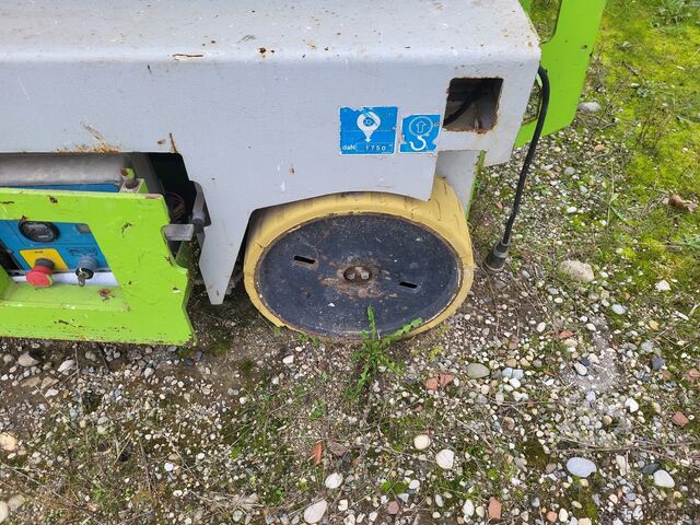 Mesa elevadora de tijera Iteco IT1215T (for parts only)