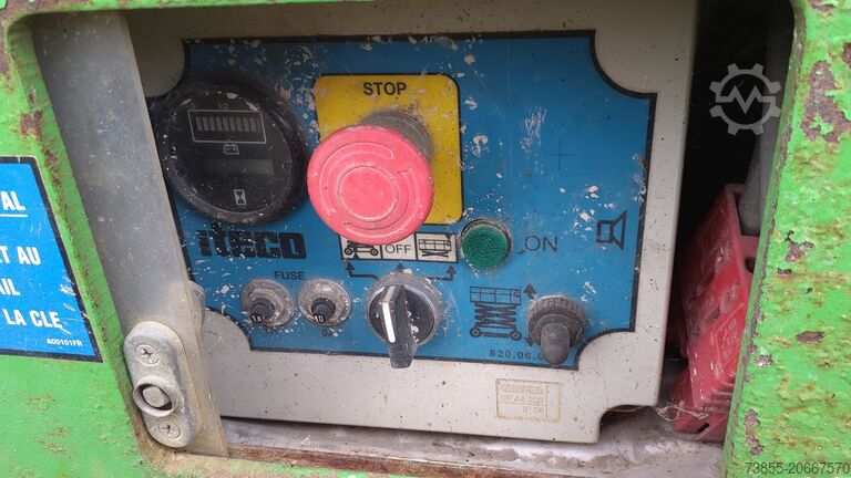 Mesa elevadora de tijera Iteco IG 10130 (9,85m, for parts only)