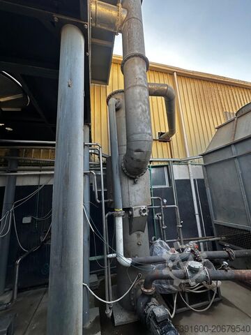 Kompletní tříúčinkový odparník na rajčatový protlak, kapacita 300 tun/den Ing. Rossi Catteli- Parma Italy T15