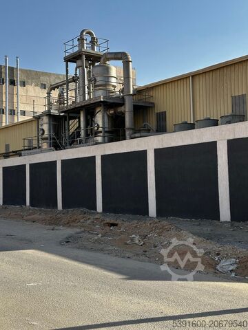 Kompletní tříúčinkový odparník na rajčatový protlak, kapacita 300 tun/den Ing. Rossi Catteli- Parma Italy T15