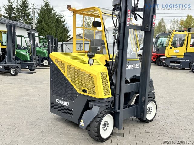 Wózek widłowy czterokierunkowy Combilift CB4000 TRIPLEX 5200 FREE-LIFT POSITIONER