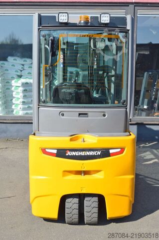 Carrello elevatore Jungheinrich EFG 220