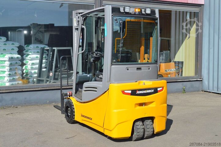 Carrello elevatore Jungheinrich EFG 220