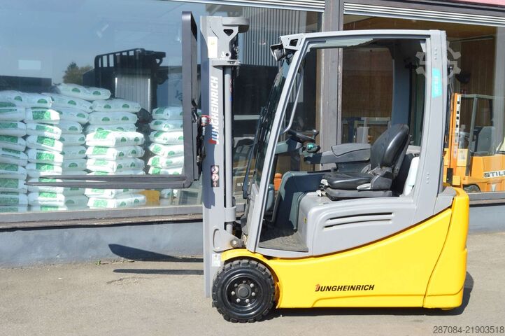 Carrello elevatore Jungheinrich EFG 220