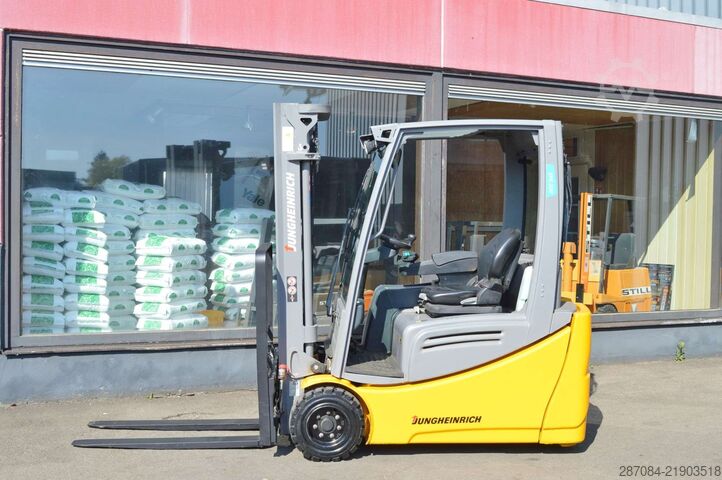Carrello elevatore Jungheinrich EFG 220