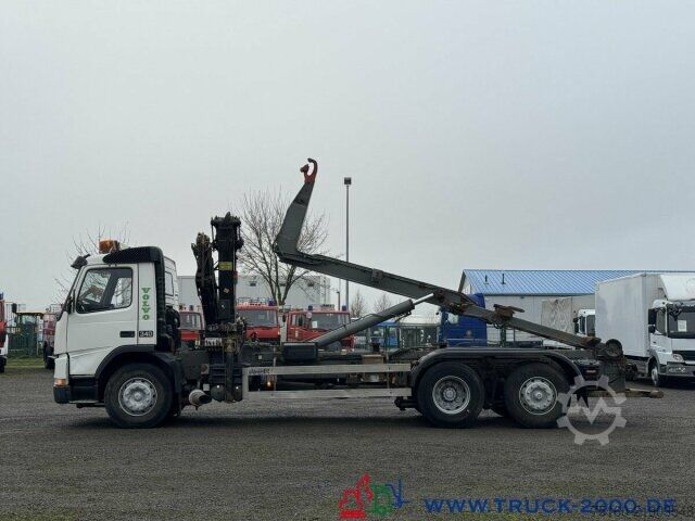 Kroklastbil Volvo 340 HIAB Kran 11,9m=790kg 5+6 Steuerkreis Klima
