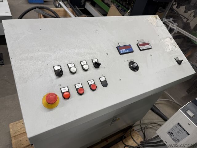 Rollenschneidwickelmaschine/Roll cutting Düspohl RSW2200T