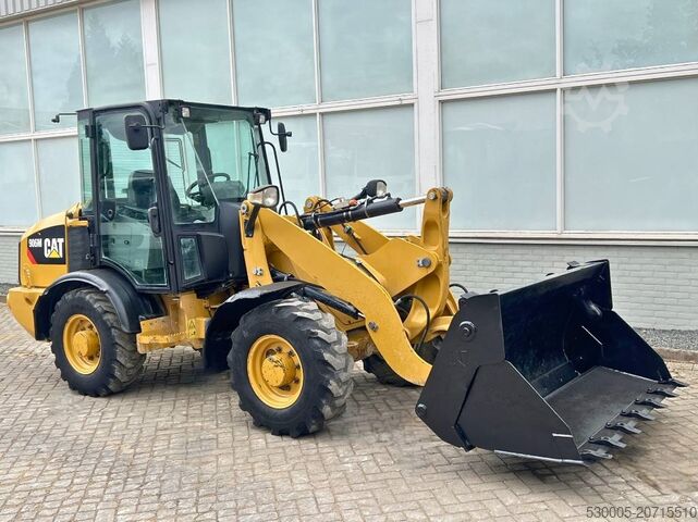 Cargador de ruedas CAT 906 M     2016