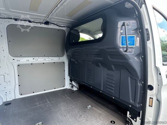 Dobozos furgon MERCEDES-BENZ Vito 114 LANG 9G-TR 4x4 ALLRAD KLIMA NAVI KAMERA