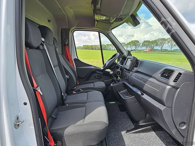 Bakwagen RENAULT MASTER 2.3 Bakwagen Laadklep!
