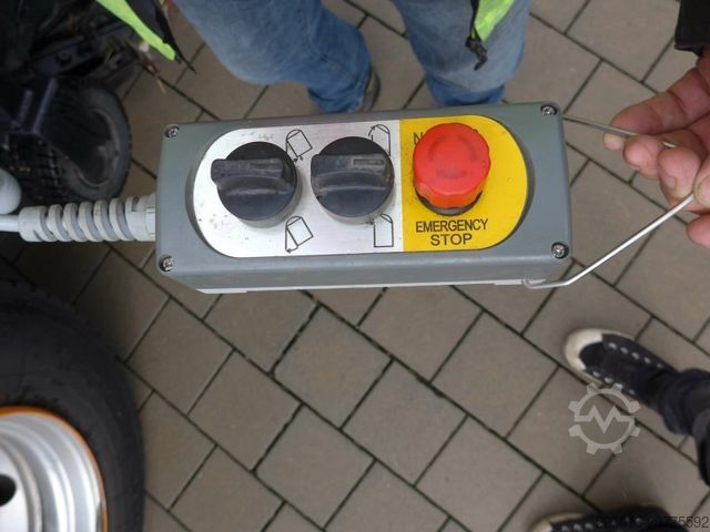 Road sweeper MERCEDES-BENZ ATEGO 1523 4x2 FAUN Viajet 6R/H HD 100 Bar