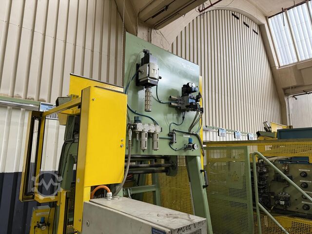 Dækmonteringsmaskine med tre varme knive GoodYear S.A. Formenbauwerk BRC III R1 E84