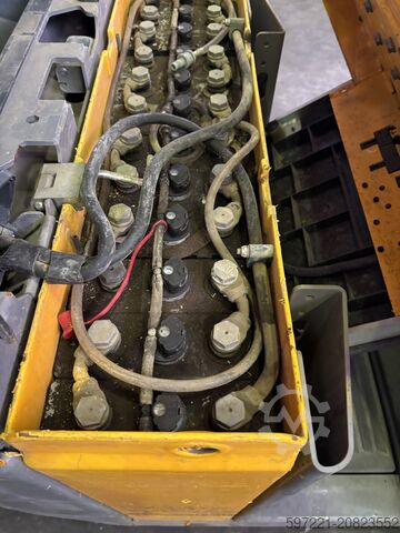 Horizontal Order Pickers Jungheinrich ECE 225