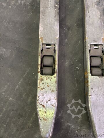 Horizontal Order Pickers Jungheinrich ECE 225