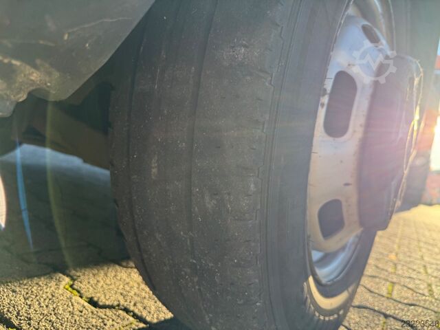 Sandučar IVECO Daily 35C15 3,0L Koffer LBW 750kg Euro6 Seitentü