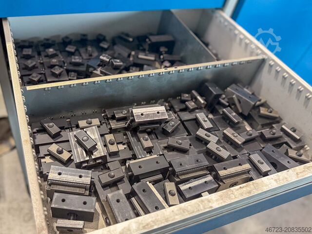 Vertical machining center HAAS VM-6