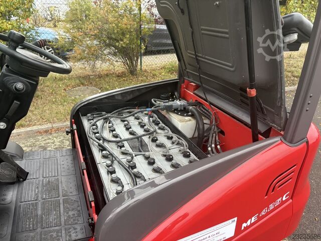 Electric 4-wheel forklift Manitou ME425C