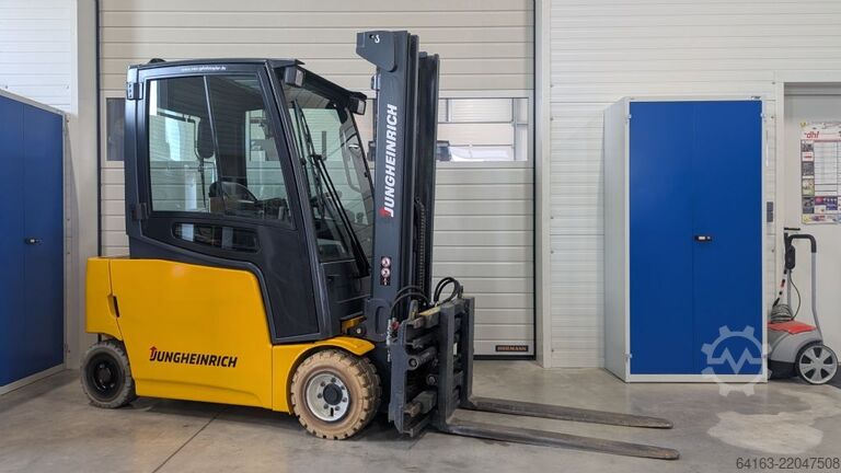 Carretilla eléctrica de 4 ruedas Jungheinrich EFG 320 GE120-480DZ
