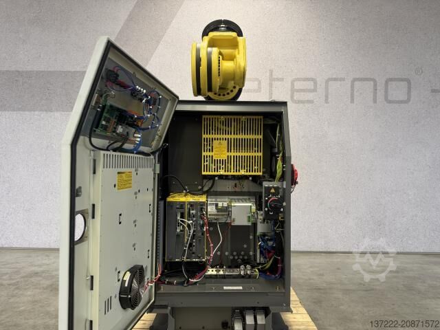 Repasovaný robot s 1letou zárukou FANUC M-900iA/260L