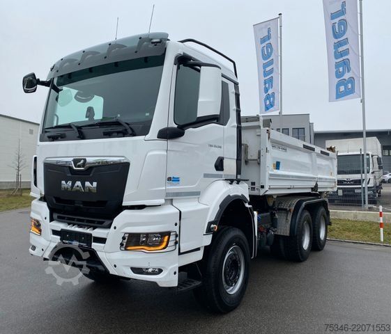 Camion-benne tricar MAN TGS/26.510/6x4 BL/Bordmatik/Retarder/90to/82 tkm