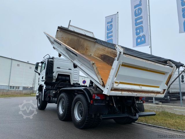 Camion-benne tricar MAN TGS/26.510/6x4 BL/Bordmatik/Retarder/90to/82 tkm