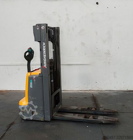 Palleløftere Jungheinrich EJC 112 LI ION 2.5m/ free lift/ 2051h