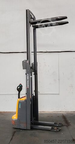 Palleløftere Jungheinrich EJC 112 LI ION 3.2m/ 698h/ 2020y