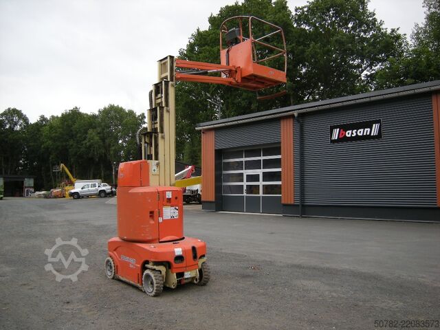 Κάθετος ανυψωτήρας με ιστό JLG Toucan 1010