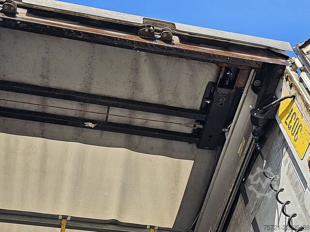 Schuifzeilen KRONE SD STEERAXLE TAILLIFT