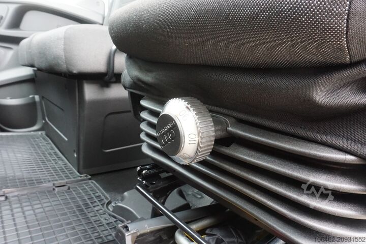 Pick-up furgon Iveco Daily Pritsche DoKa 35S18 Sitze+ACC+LED+NAVI+GARANTIE