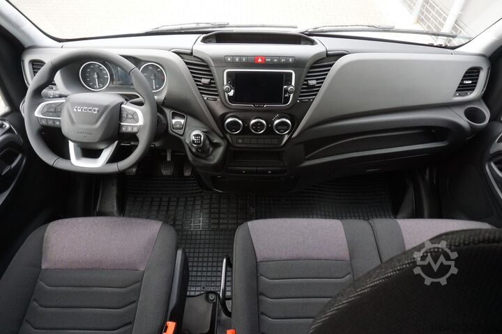 Pick-up furgon Iveco Daily Pritsche DoKa 35S18 Sitze+ACC+LED+NAVI+GARANTIE