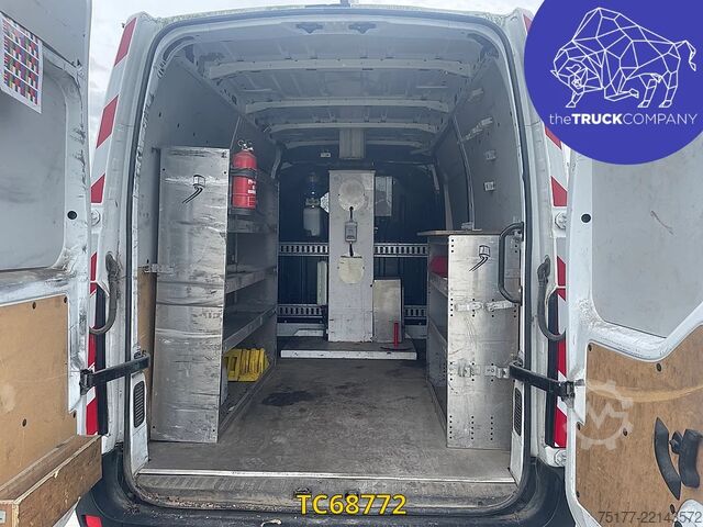 Lyftplattform Renault Master 145.35 nacelle