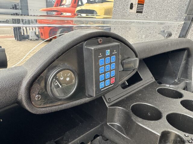 EZGO RXV Golfkar Golfcar Elektrisch 4 Zits 2019 Inc Lader EZ-GO RXV Golfkar Golfcar Elektrisch 4 Zits 2019 Inc Lader