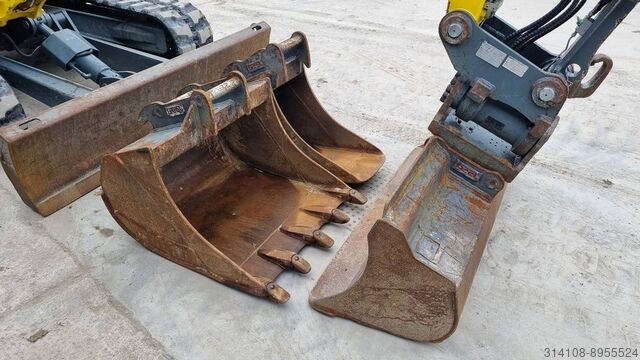 Midi excavator Wacker Neuson ET90 - POWERTILT - 3X BUCKETS - 2018 YEAR - CAMERA