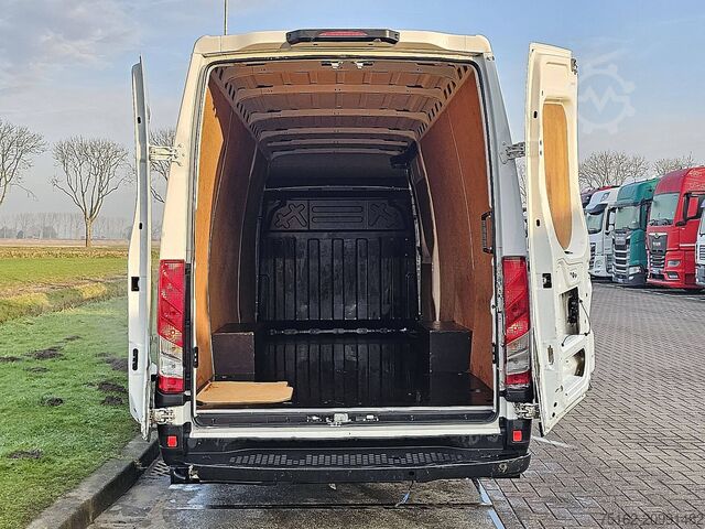 Kombi med högt tak IVECO DAILY 35 S 14 NV 3.0 AUT. L3H2