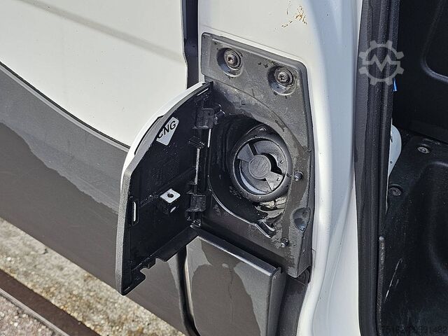 Kombi med högt tak IVECO DAILY 35 S 14 NV 3.0 AUT. L3H2