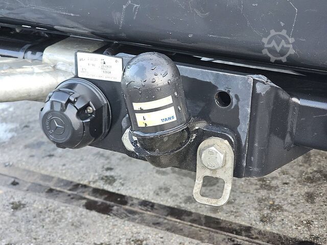 Kombi z wysokim dachem MERCEDES-BENZ SPRINTER 317 L2H2 3.5T-Trekhaak!