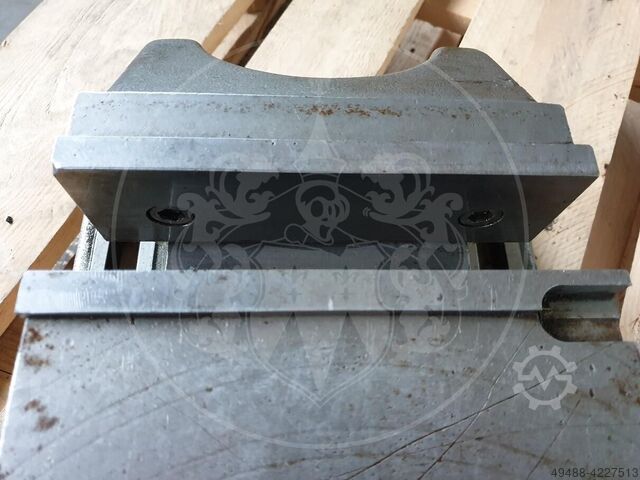 Machine vice 200mm jaw width