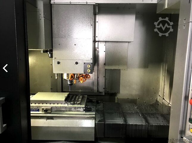 Centro de maquinagem vertical Mori Seiki NVX 5100 / 4 Axis